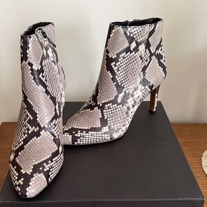 Banana Republic Snake-Print Pointed Toe Ankle Booties - Gray & Black
